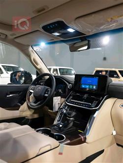 تۆیۆتا لاند کروزەر